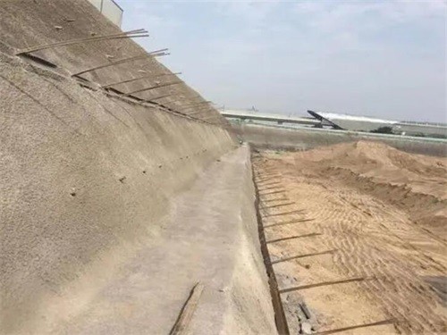 青秀河道边坡加固